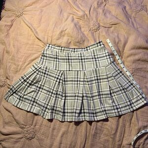 Pink Rose Checkered Skater Skirt - Gray and White